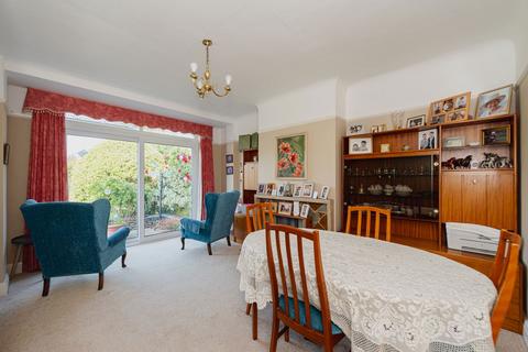 145 Seaforth Gardens, Epsom, KT19 0LW