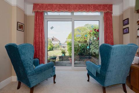 145 Seaforth Gardens, Epsom, KT19 0LW