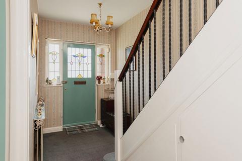 145 Seaforth Gardens, Epsom, KT19 0LW