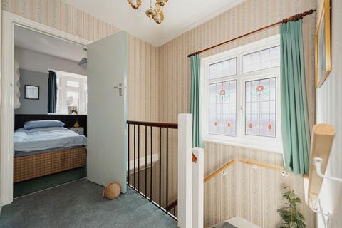 145 Seaforth Gardens, Epsom, KT19 0LW