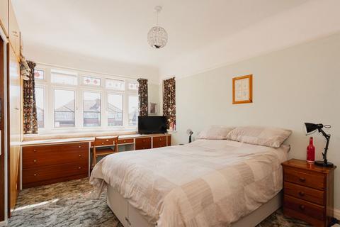 145 Seaforth Gardens, Epsom, KT19 0LW