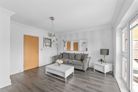 4 Oak Tree Close, West Ewell, Epsom, KT19 9FG