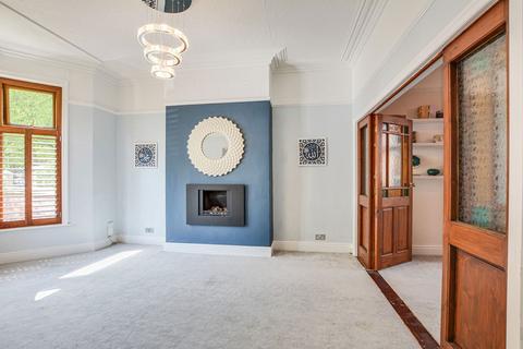24 Brantfell Road, Blackburn, BB1 8DN