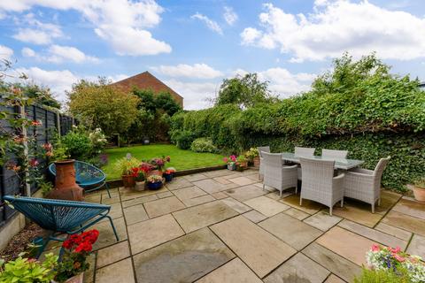 10 Beech Road, Stourbridge, DY8 2AR
