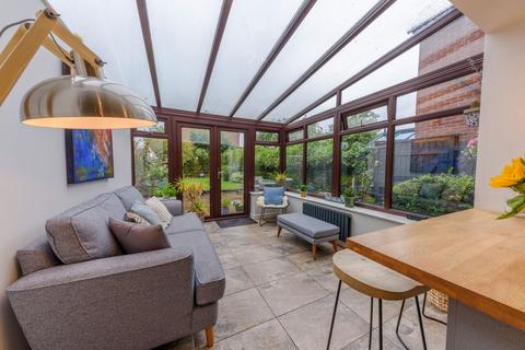 10 Beech Road, Stourbridge, DY8 2AR