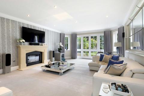 5 bedroom detached house to rent, Dukes Wood Drive, Gerrards Cross, Buckinghamshire, SL9