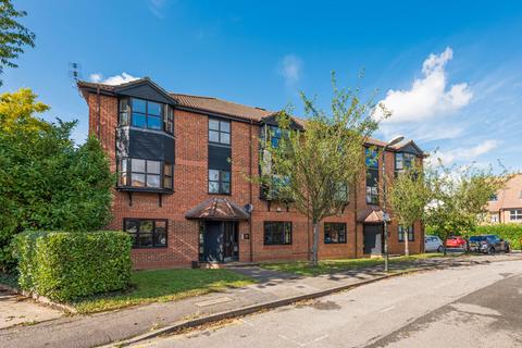 8 Alphea Close, London, SW19 2EP
