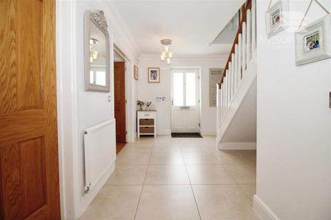 4 bedroom detached house for sale, Deanshanger, Milton Keynes MK19