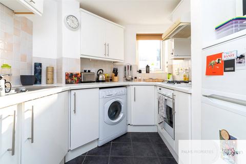 2 bedroom flat for sale, Sovereign Court, The Strand, Brighton, BN2