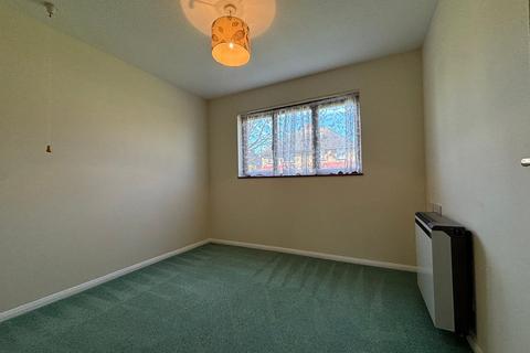 1 bedroom retirement property for sale, Berryscroft Road, Staines-upon-Thames, TW18