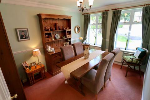 27 Warwick Close, Saxilby, Lincoln, LN1 2FT