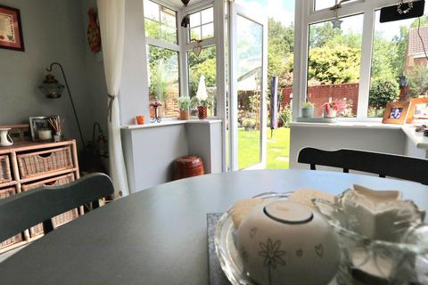 27 Warwick Close, Saxilby, Lincoln, LN1 2FT