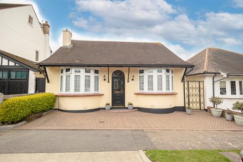 3 bedroom detached bungalow for sale, Sandown Avenue, Westcliff-on-sea, SS0