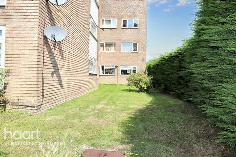 2 bedroom flat for sale, Sandgate, Swindon