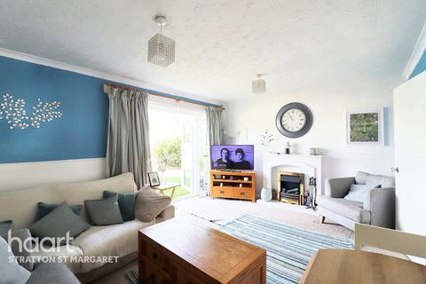 2 bedroom flat for sale, Sandgate, Swindon