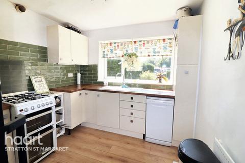 2 bedroom flat for sale, Sandgate, Swindon