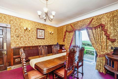 4 bedroom detached house for sale, Main Road, Mold CH7