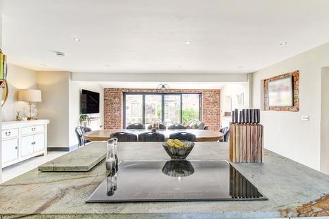 1, Picton Barns Ash Hey Lane, Picton, Chester, CH2 4HD