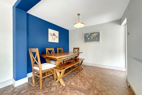 11 Vincent Avenue, Horndon On The Hill, Stanford-le-hope, SS17 8LW