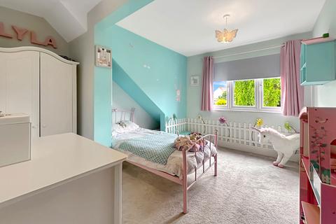 11 Vincent Avenue, Horndon On The Hill, Stanford-le-hope, SS17 8LW