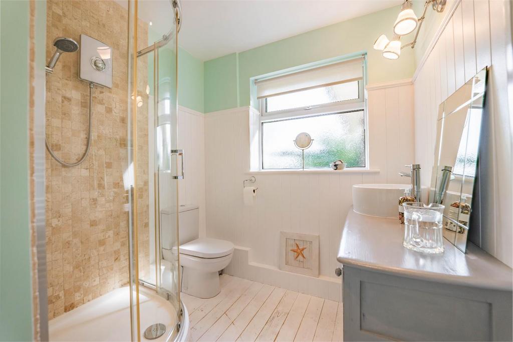 SHOWER ROOM.jpg