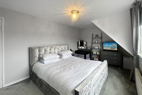 56 Wheatley Road, Corringham, Stanford-le-hope, SS17 9EF