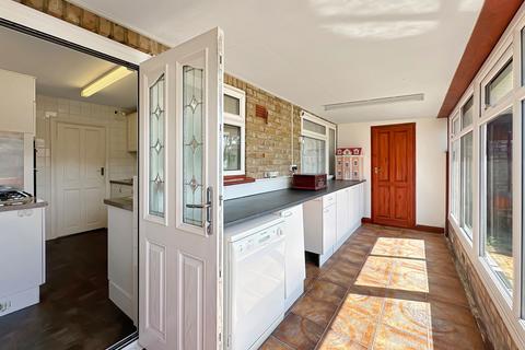 21 Hadfield Road, Stanford-le-hope, SS17 0DX