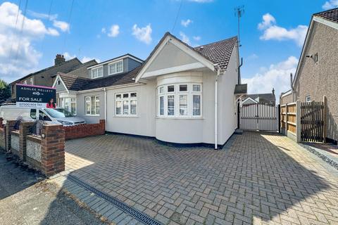 24 Grove Road, Stanford-le-hope, SS17 0ED