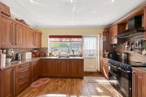 24 Grove Road, Stanford-le-hope, SS17 0ED