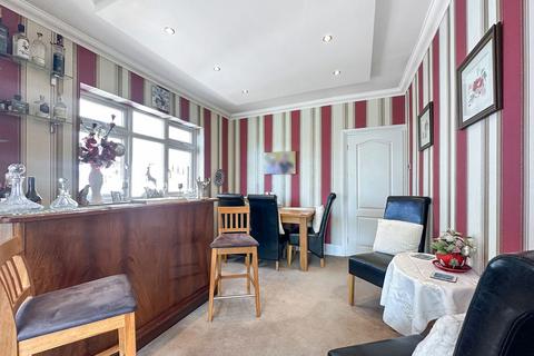 24 Grove Road, Stanford-le-hope, SS17 0ED