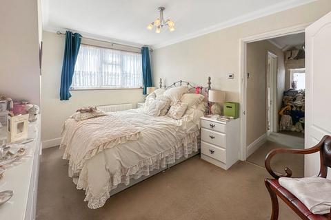 24 Grove Road, Stanford-le-hope, SS17 0ED