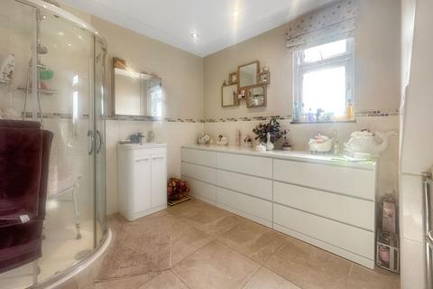 24 Grove Road, Stanford-le-hope, SS17 0ED
