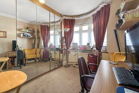 24 Grove Road, Stanford-le-hope, SS17 0ED