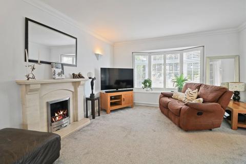 5 bedroom detached house for sale, Burntwood Close, Billericay CM12