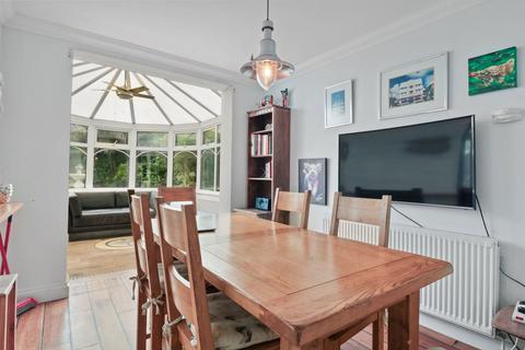 5 bedroom detached house for sale, Burntwood Close, Billericay CM12