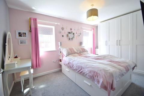 2 bedroom terraced house for sale, Melford Road, Slough, Berkshire, SL2