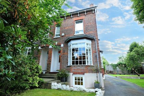 Ellesmere Avenue, Monton,M30