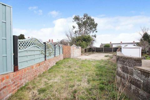 2 bedroom property with land for sale, Stallingborough road Land at rear, Immingham DN40