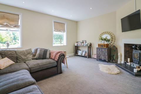 3 Pond Side, Wootton, Ulceby, DN39 6SF
