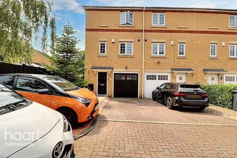 4 Barkway Drive, Orpington, BR6 8PQ