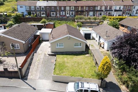 4 bedroom detached bungalow for sale, West Side, Caerphilly CF83