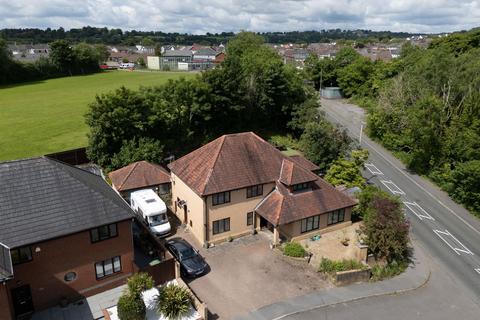 1 Copper Beeches, Penpedairheol, Hengoed, CF82 8GA