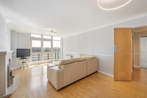 2 bedroom flat for sale, Langbourne Place, London