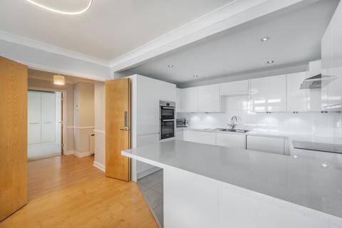 38 Langbourne Place, London, E14 3WN