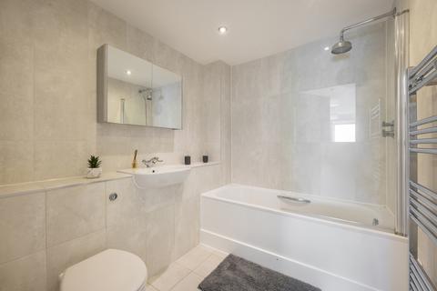 38 Langbourne Place, London, E14 3WN