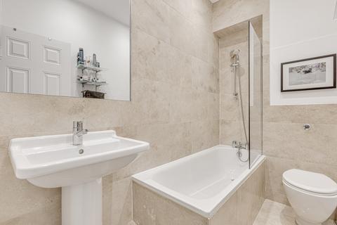 Flat 1, 10 Stile Hall Gardens, London, W4 3BP