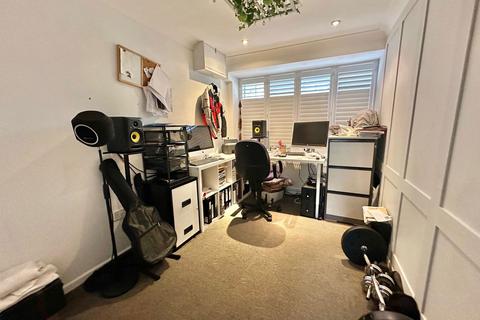 15 Waterside Way, Wolverhampton, WV9 5LL