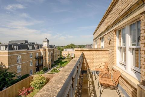 2 bedroom flat for sale, Chambers Park Hill, London SW20