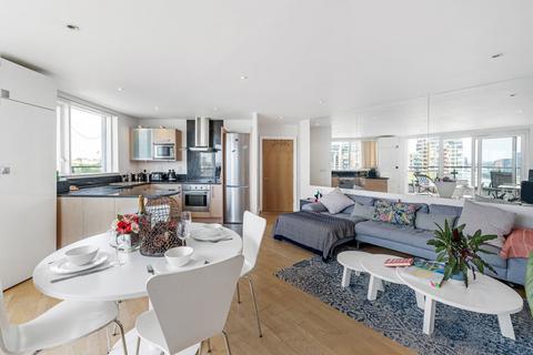 2 bedroom flat for sale, Smugglers Way, London SW18