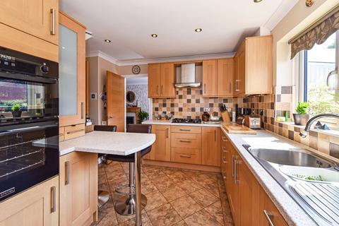 4 bedroom detached house for sale, Wincanton Close, Alton, Hampshire